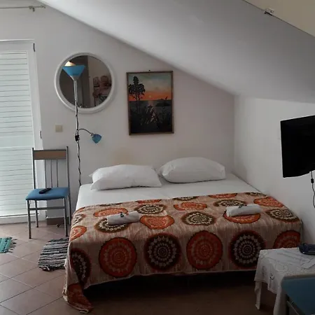 Studio Zaton Veliki 9054a זאטון